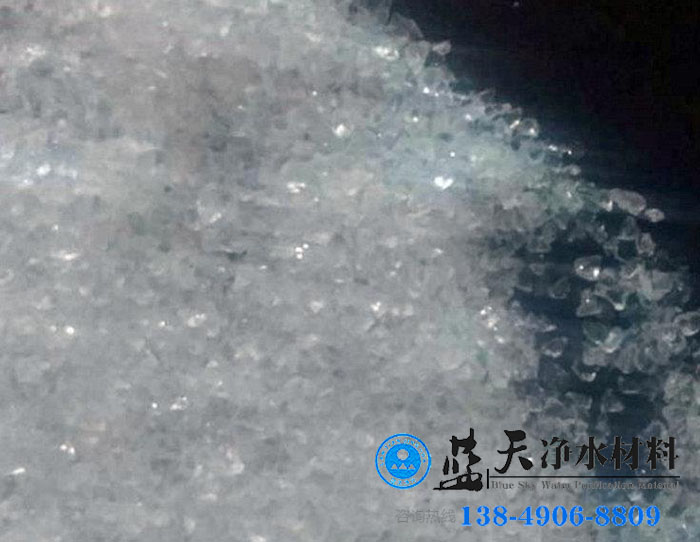 在對廢水處理的過程中陰離子聚丙烯酰胺的作用很明顯.jpg 在對廢水處理的過程中陰離子聚丙烯酰胺的作用很明顯.jpg